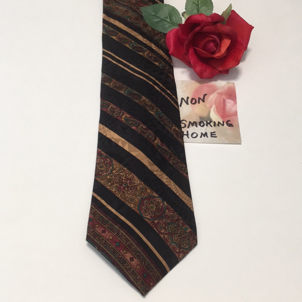 GANT TIE PAISLEY DESIGN 100% IMPORTED SILK